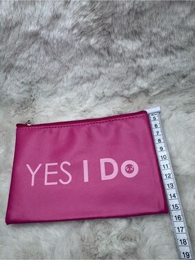 YES I DO Pink Zip Pouch - Women’s Cosmetic Bag ‼️No Box‼️